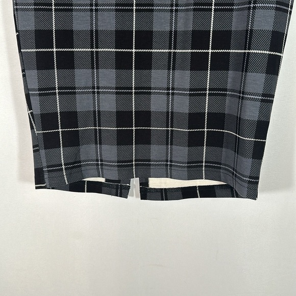 Torrid Black & Grey Plaid Checkered Pencil Skirt - Picture 4 of 7